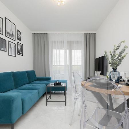 Apartment With Balcony & Parking In Warsaw By Noclegi Renters Eksteriør billede