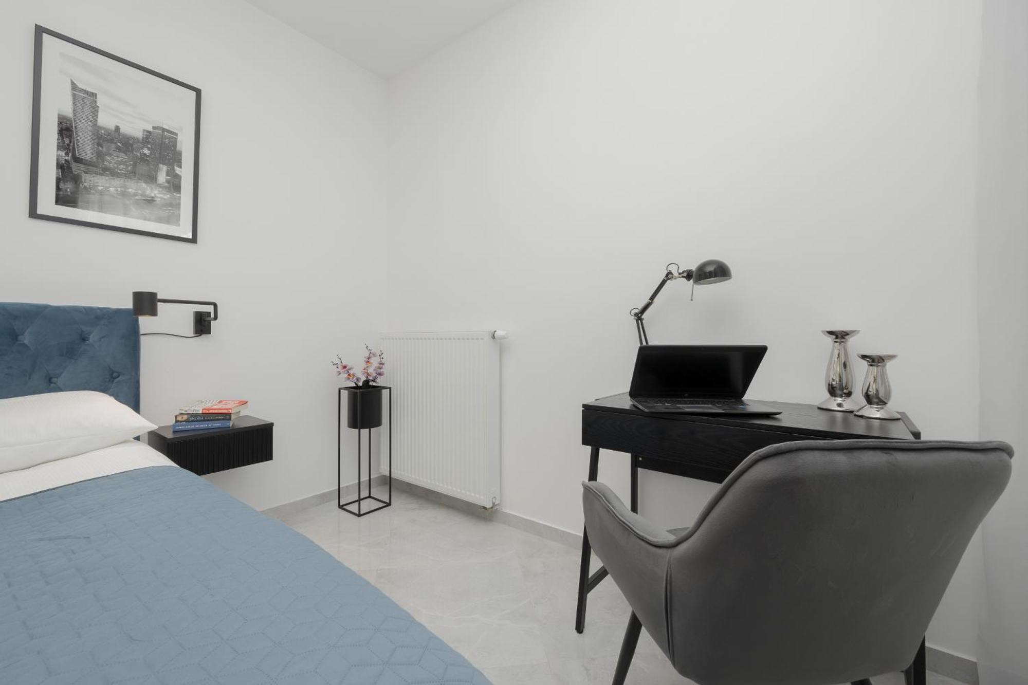 Apartment With Balcony & Parking In Warsaw By Noclegi Renters Eksteriør billede